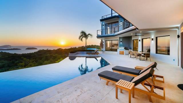 Grande villa en vente à Potrero avec magnifique vue sur le Pacifique !